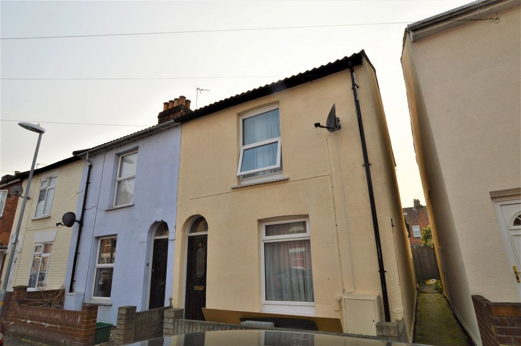 Property photo 1 of 11