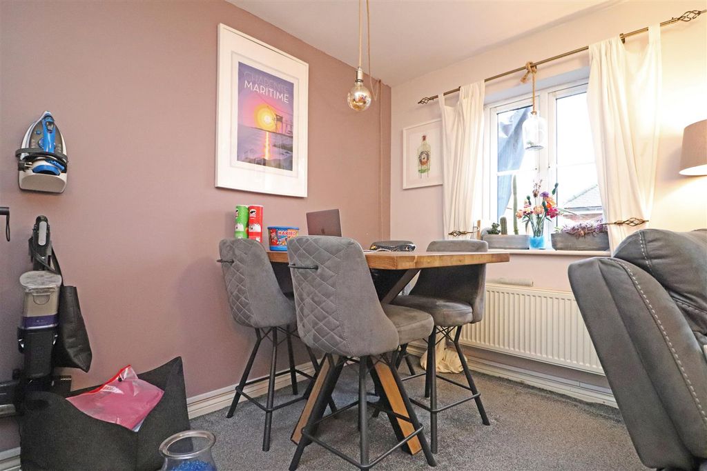 Property photo 3 of 9