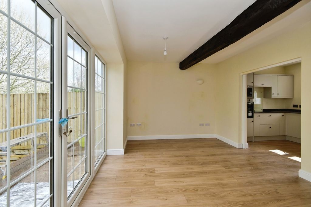 Property photo 3 of 25 Pbox-Img.Jpg