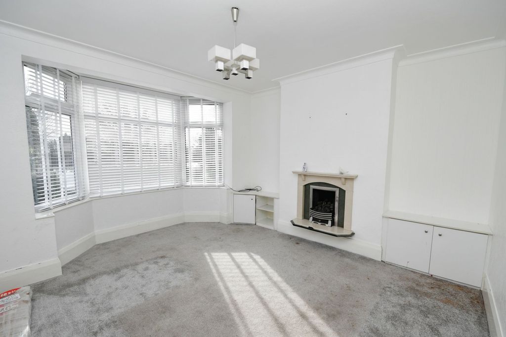 Property photo 3 of 26