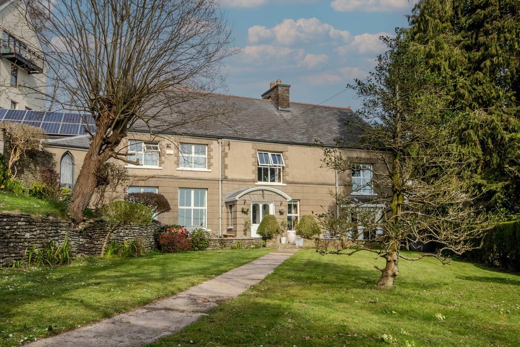 Property photo 1 of 49