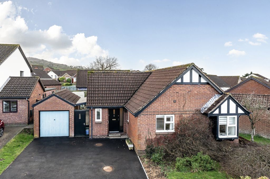 Property photo 1 of 19 Front