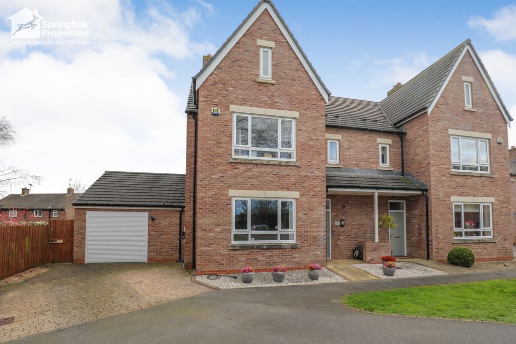 Property photo 1 of 21 Front View