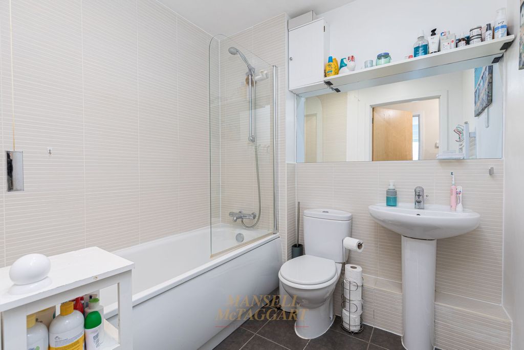Additional image 11 of 2 bed flat for saleAlbion Way, Edenbridge TN8