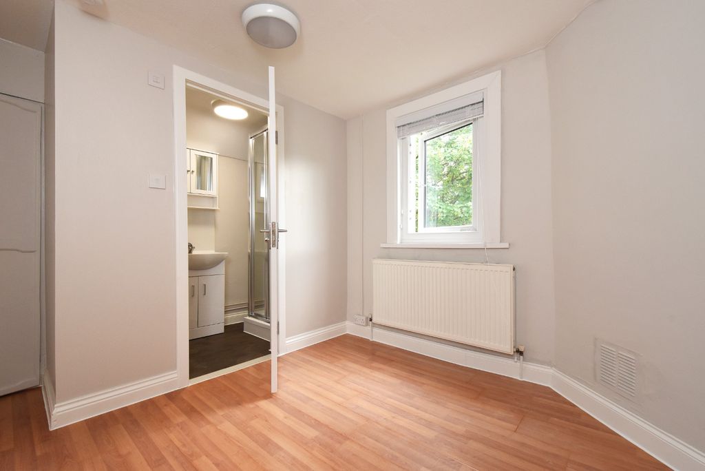 Property photo 2 of 7 5308671