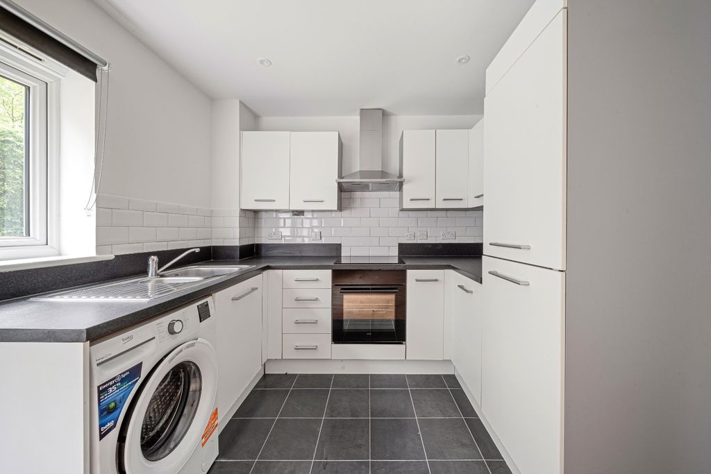 Property photo 3 of 17 4976973
