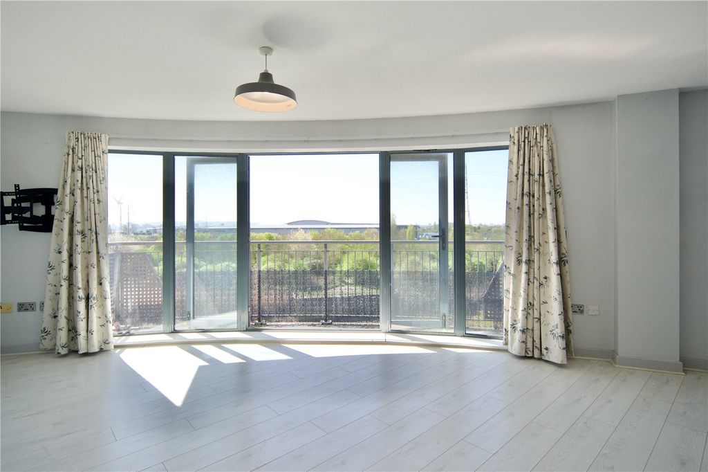 Property photo 2 of 20 Balcony