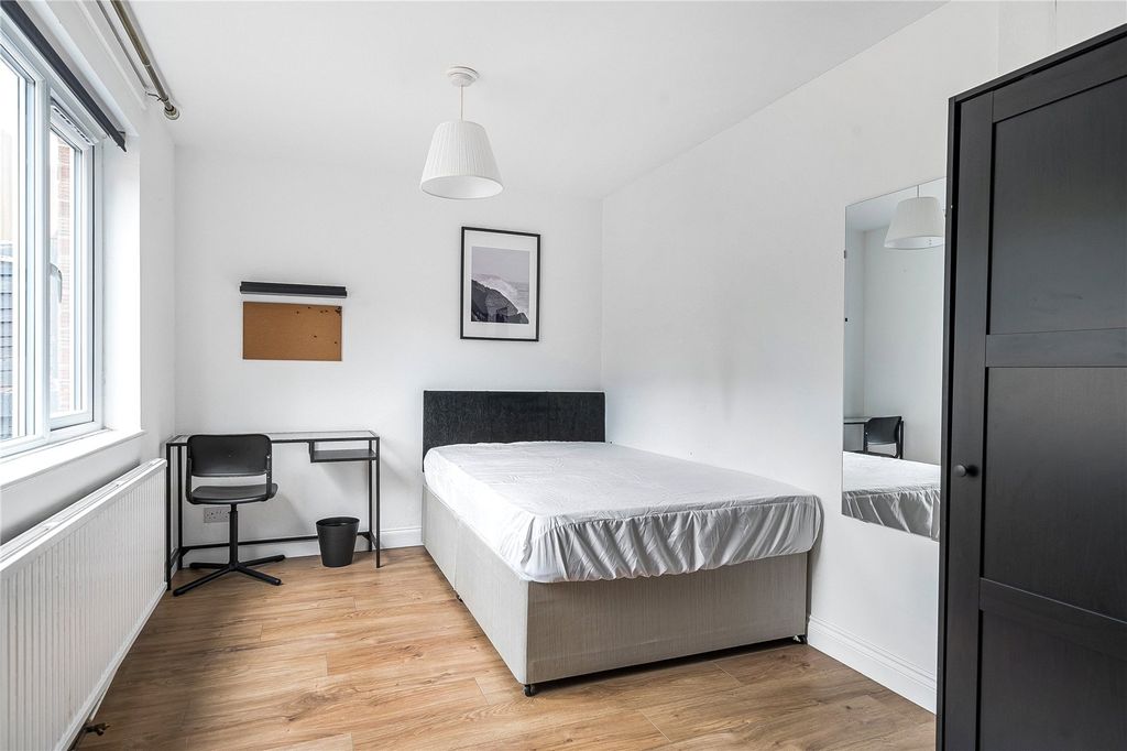 Property photo 3 of 13 Picture No. 12