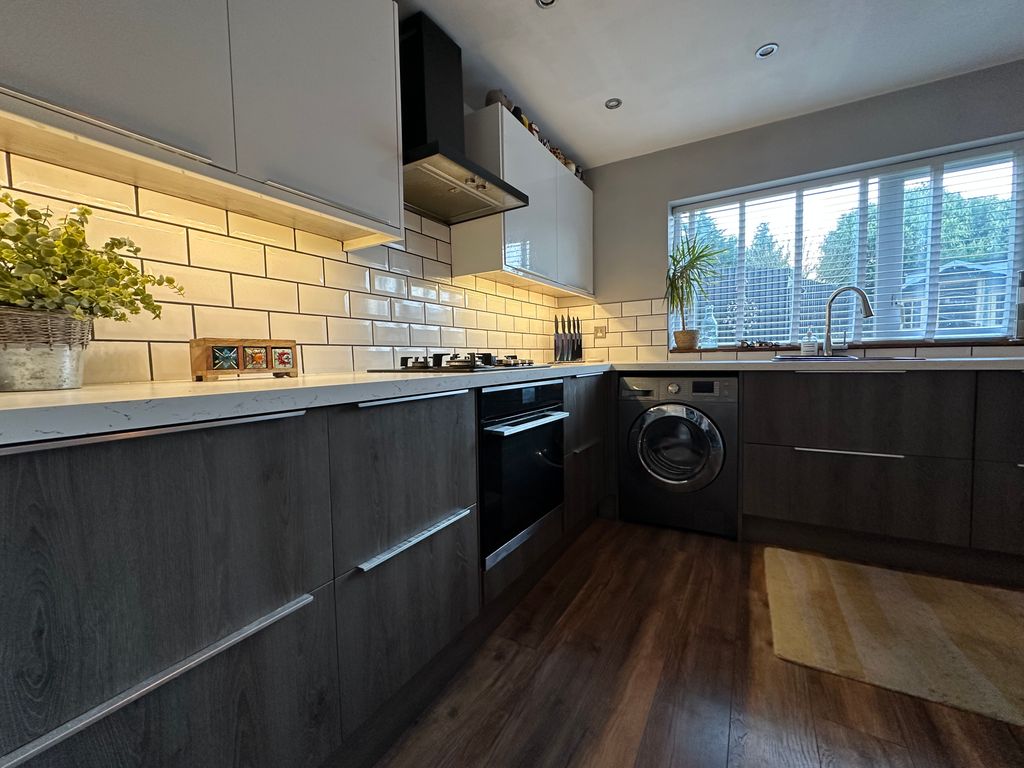 Property photo 1 of 11 Image