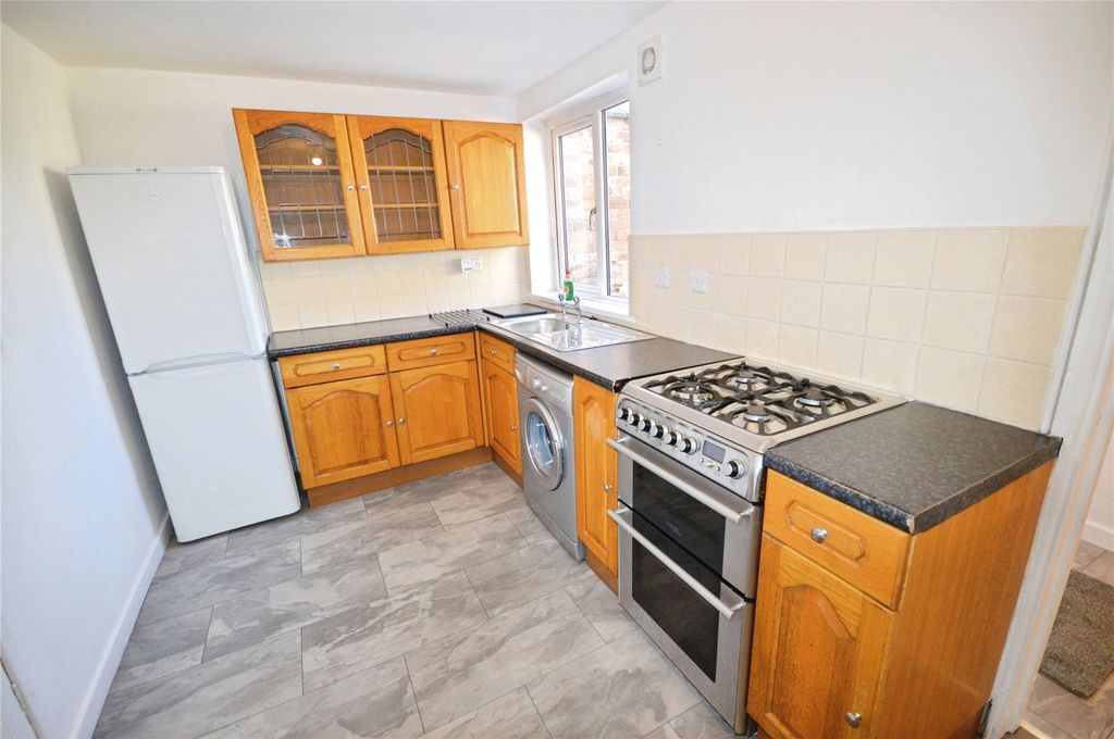 Property photo 2 of 14 Kitchen