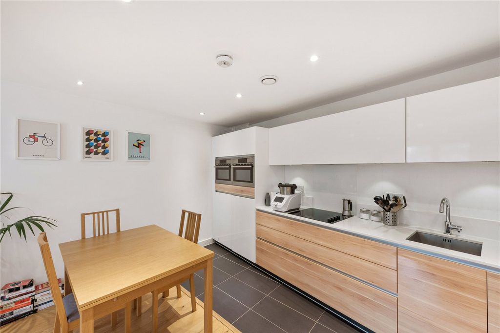 Property photo 3 of 11 Picture No. 17