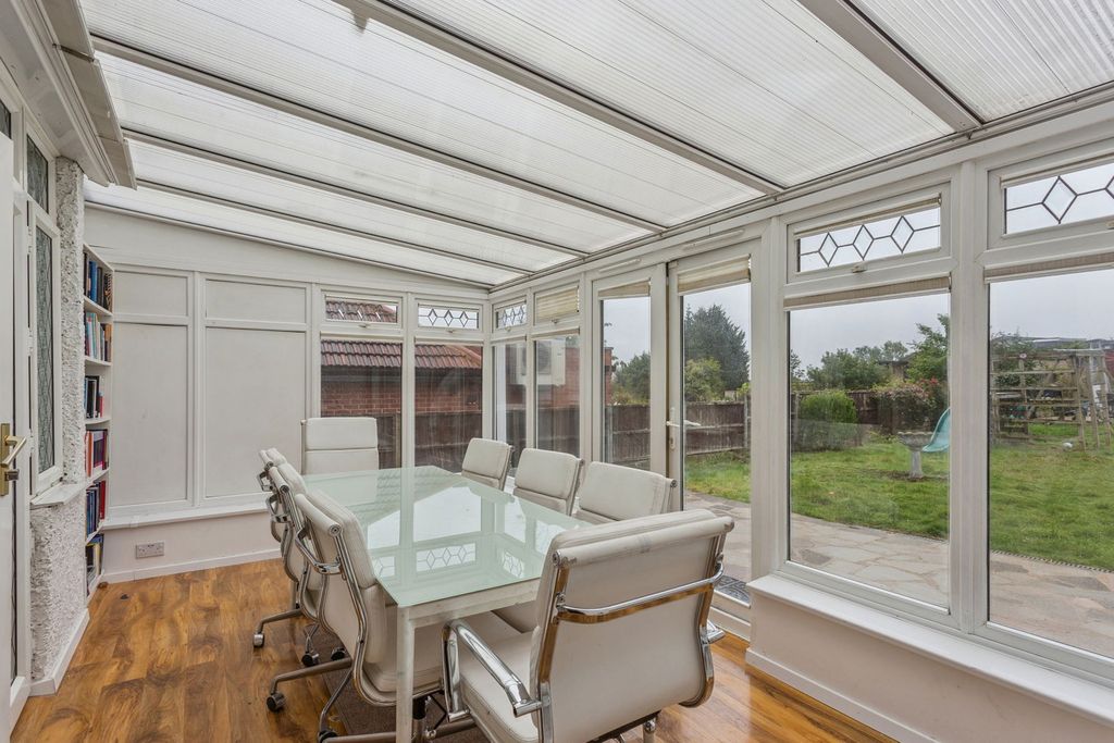 Property photo 3 of 25