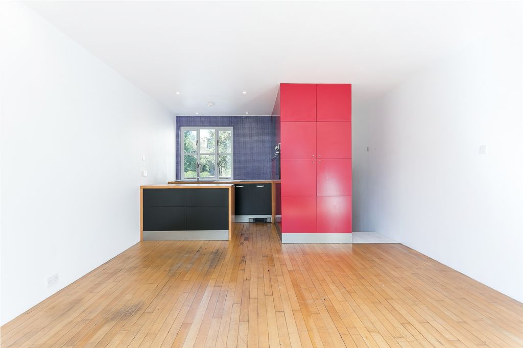 Property photo 3 of 12