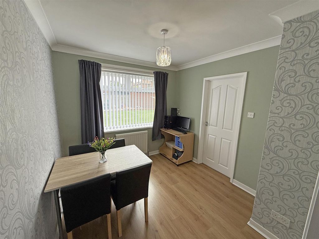 Property photo 3 of 14 Dining Room.Jpg