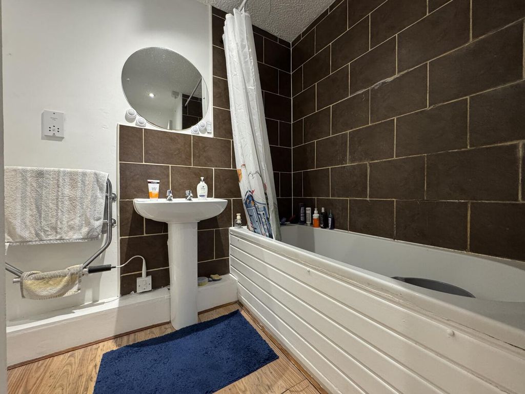 Property photo 3 of 5 Bathroom