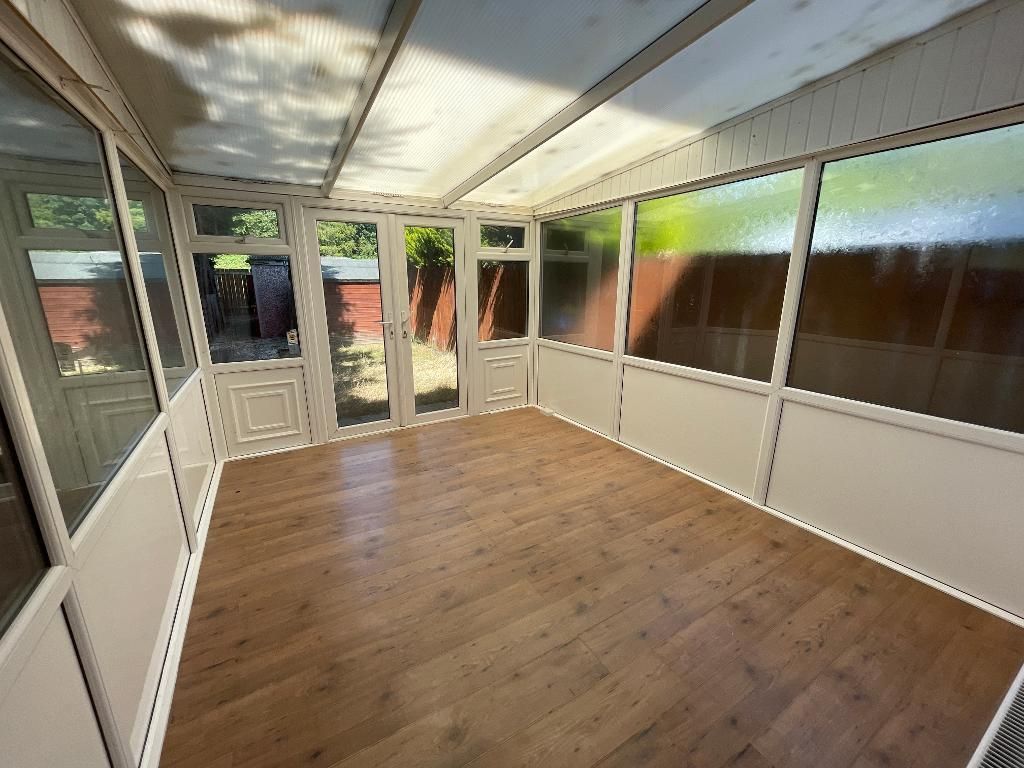 Property photo 2 of 9 Conservatory