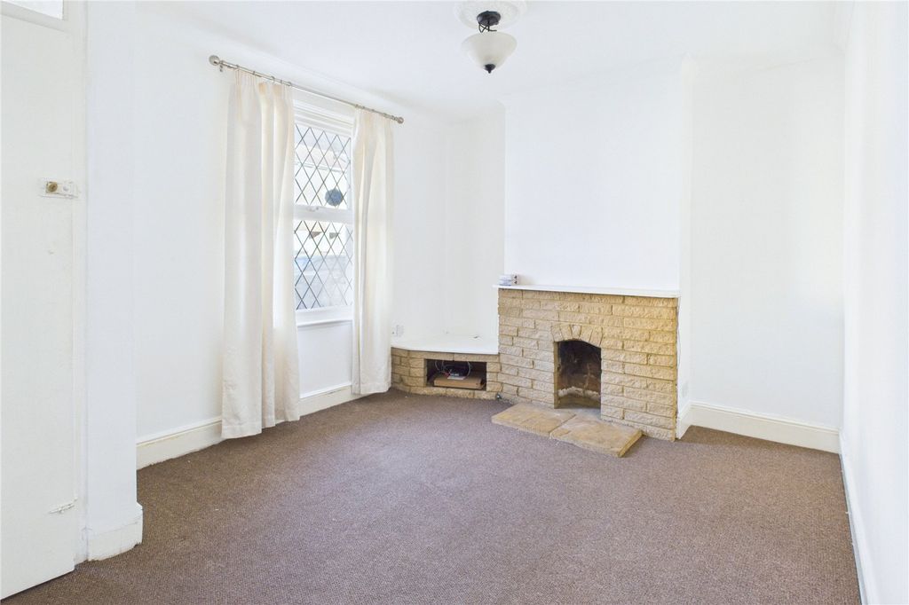 Property photo 3 of 19 Picture No. 06