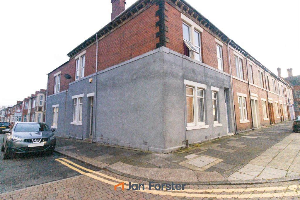 Property photo 1 of 9 Front External