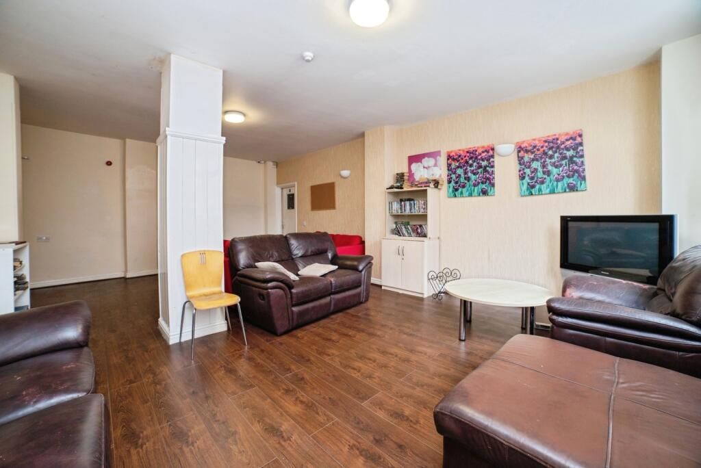 Property photo 3 of 5