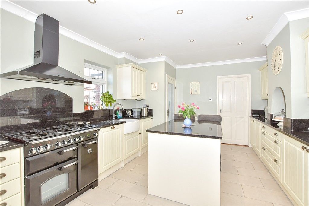 Property photo 2 of 16 Kitchen