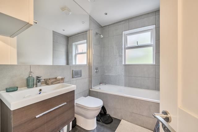Property photo 3 of 20 Bathroom