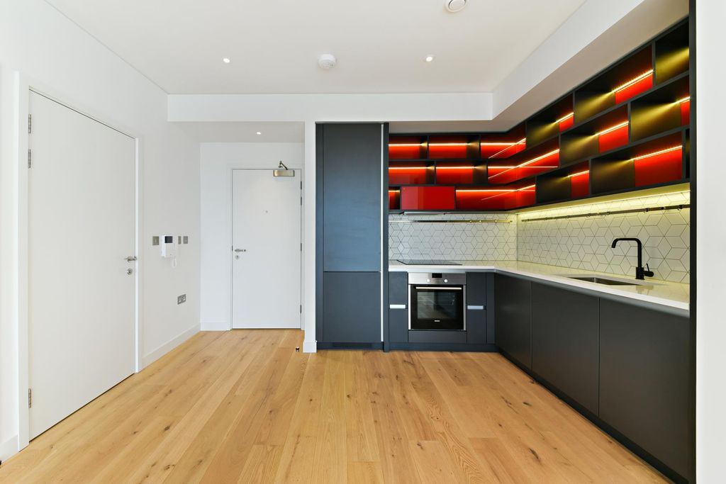 Property photo 2 of 6