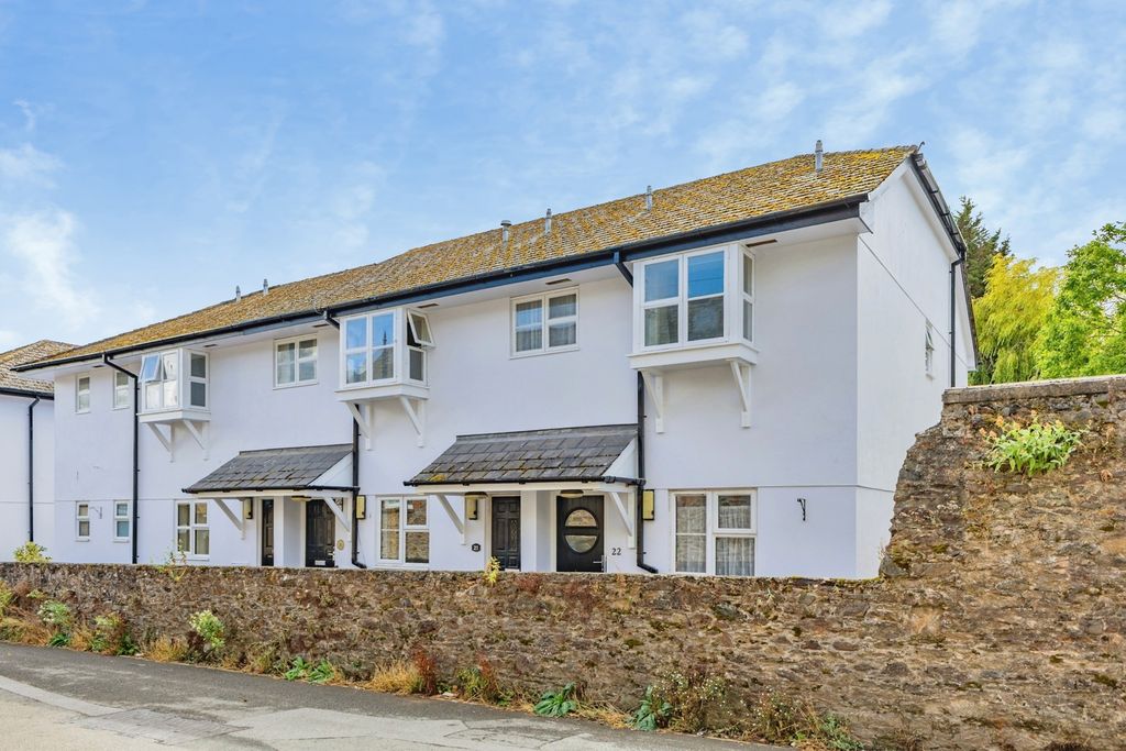 Property photo 1 of 18 Pbox-Img.Jpg