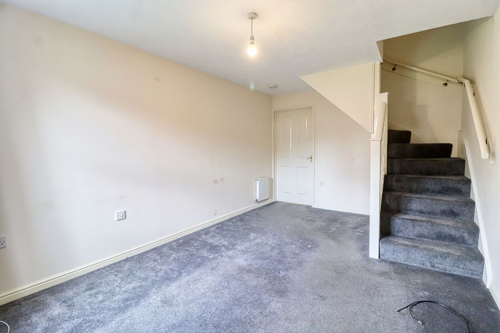 Property photo 3 of 12 Lounge