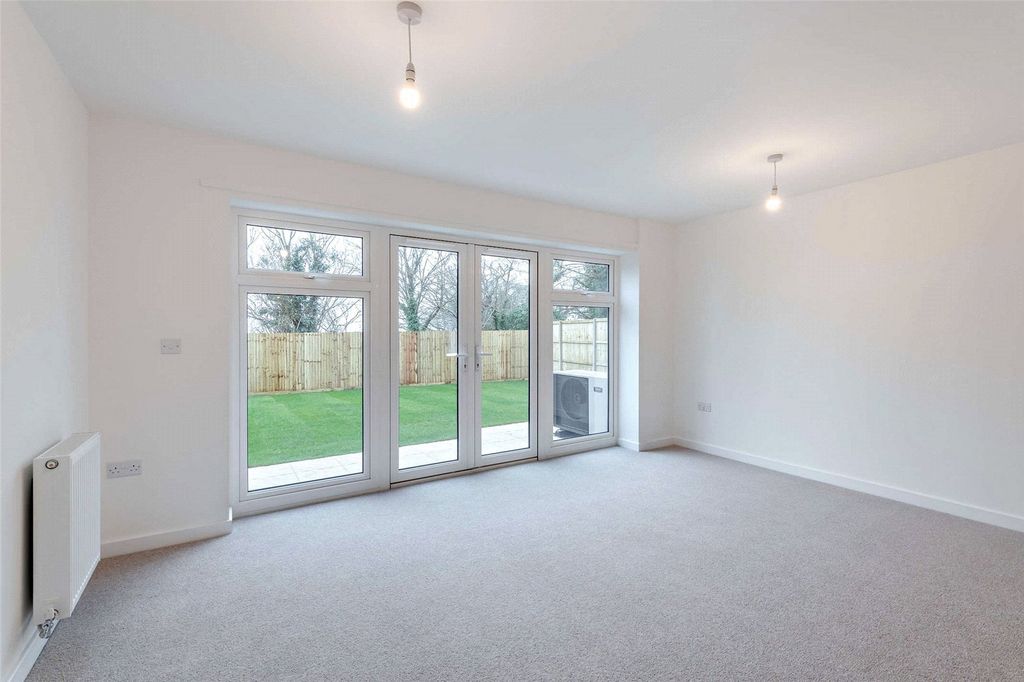 Property photo 3 of 8 Reception Room