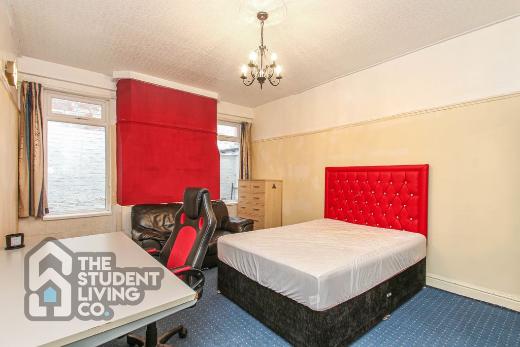 Property photo 1 of 24