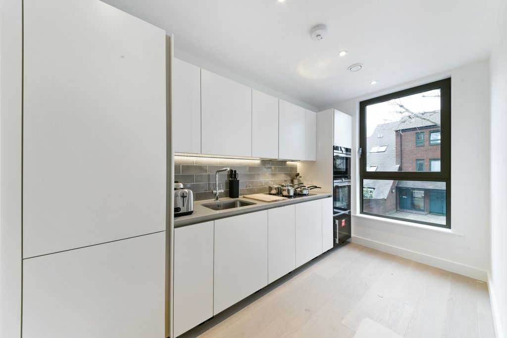 Property photo 3 of 6 Kitchen