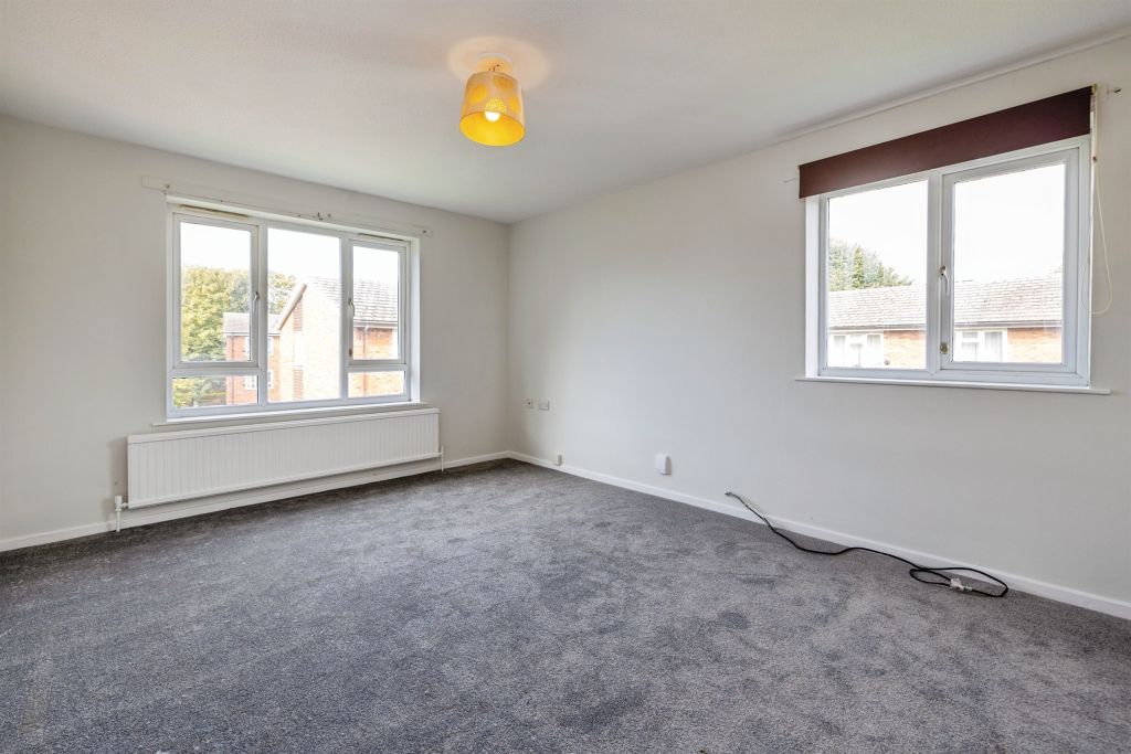 Property photo 3 of 6 Living Room