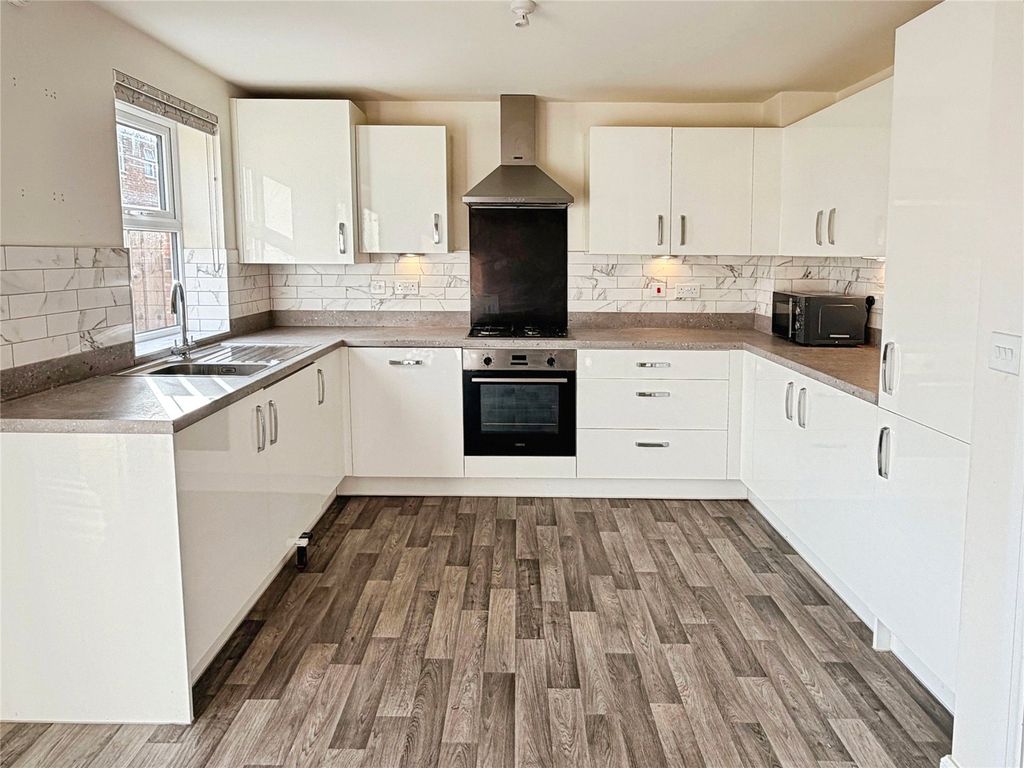 Property photo 2 of 20 Kitchen