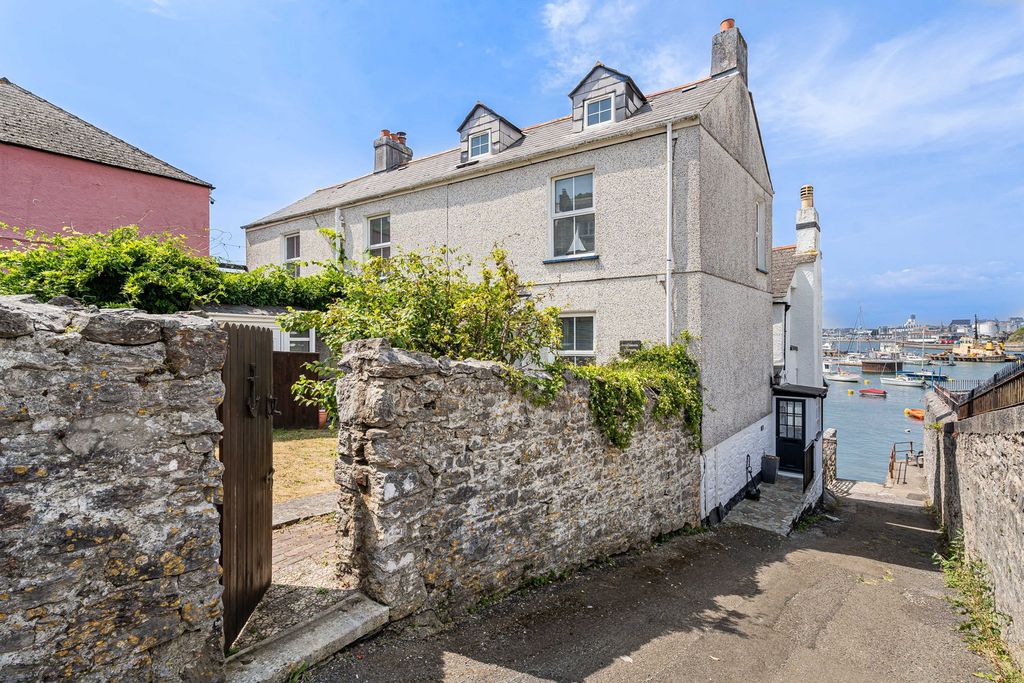 Property photo 1 of 24