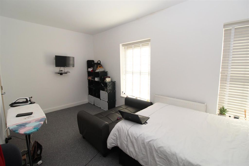 5 bed shared accommodation to rentCopper Street, Cardiff CF24 photo 5
