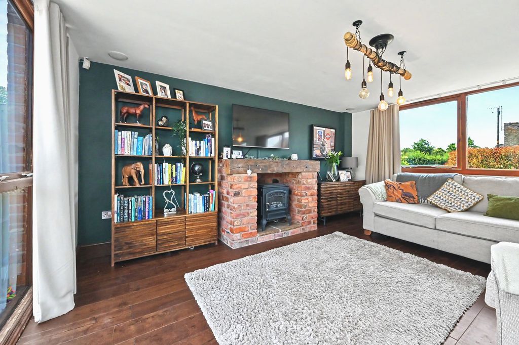 Property photo 3 of 27 Sitting Room