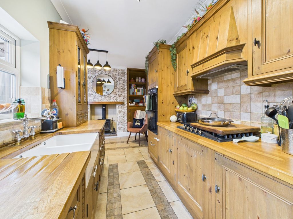 Property photo 2 of 22 4557284