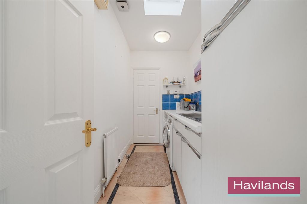 Additional image 11 of 3 bed flat for saleCrescent Road, Enfield EN2