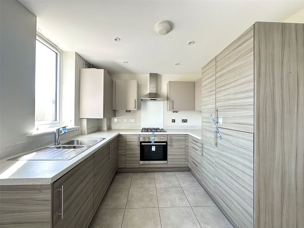 Property photo 2 of 17 Kitchen