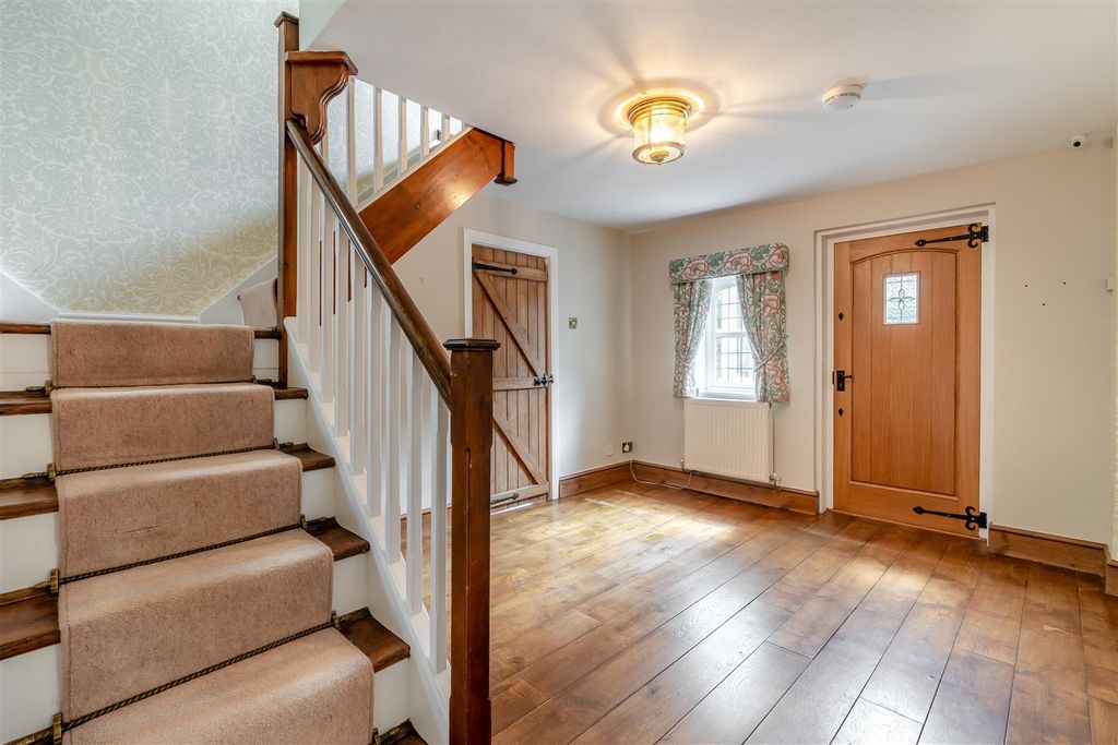 Property photo 3 of 39 8646174-Interior08.Jpg