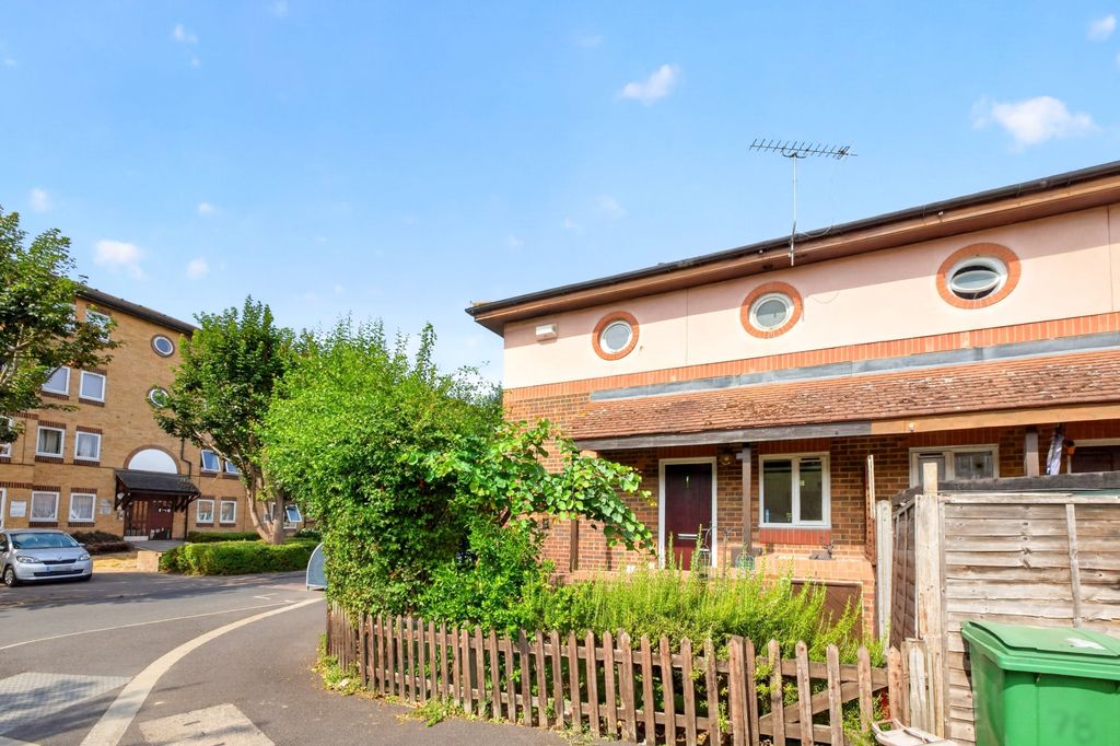 Property photo 1 of 12 External