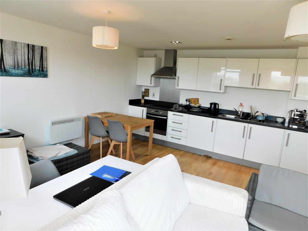 Property photo 3 of 11