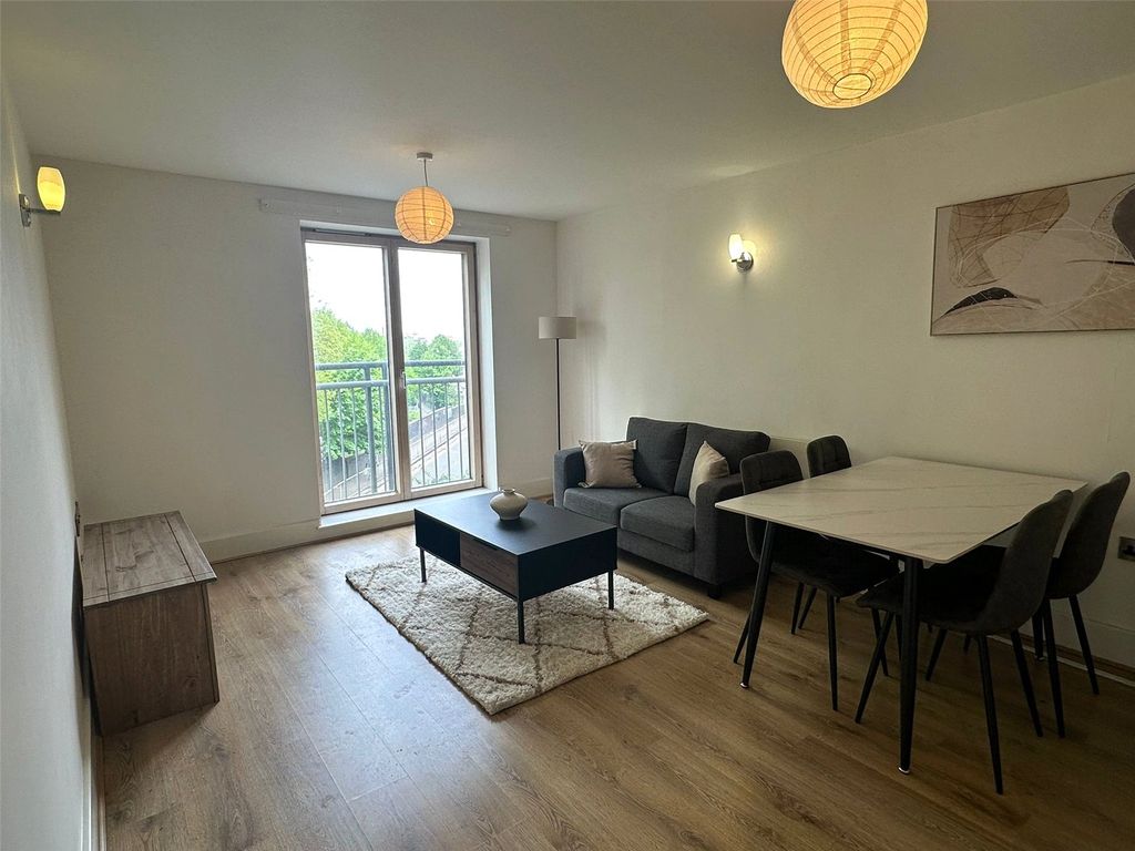 Property photo 3 of 6 Picture No. 11