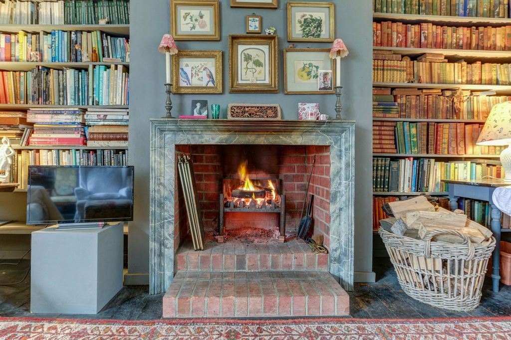 Property photo 3 of 31