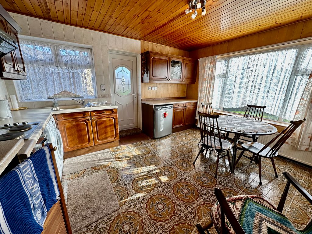 Property photo 3 of 25