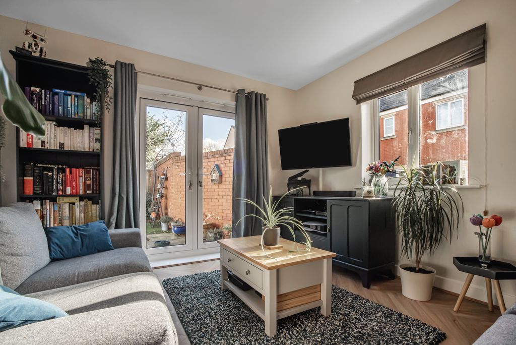 Property photo 3 of 33