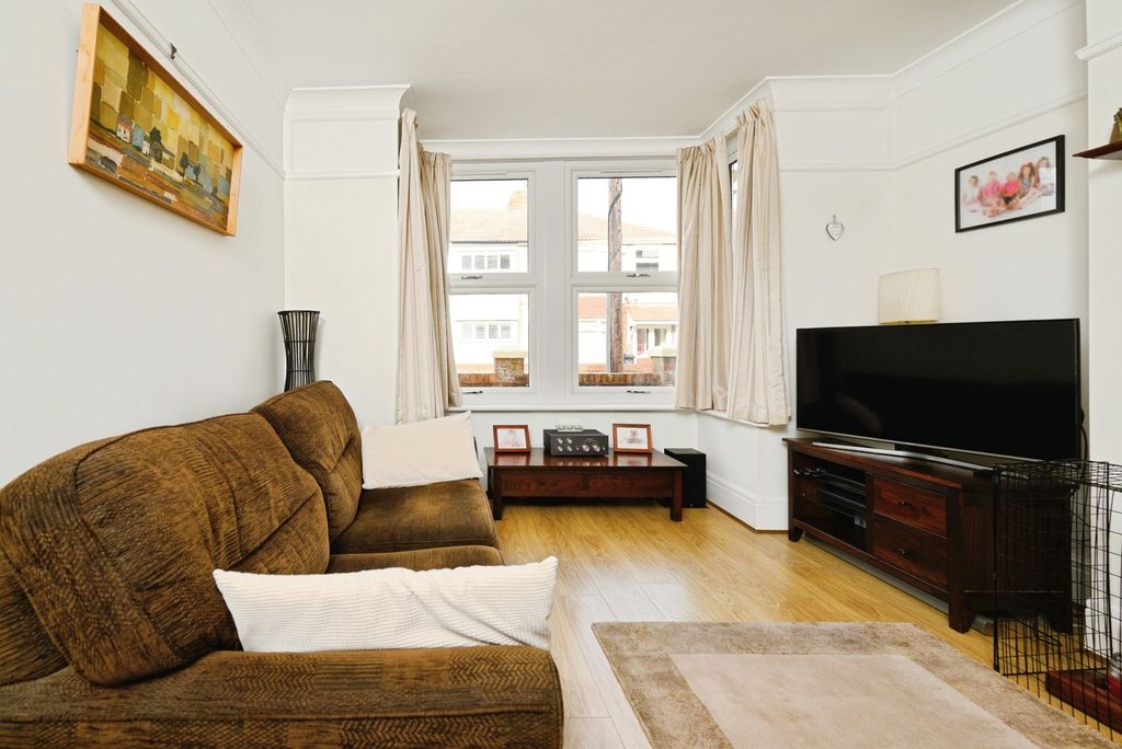 Property photo 3 of 22 Pbox-Img.Jpg