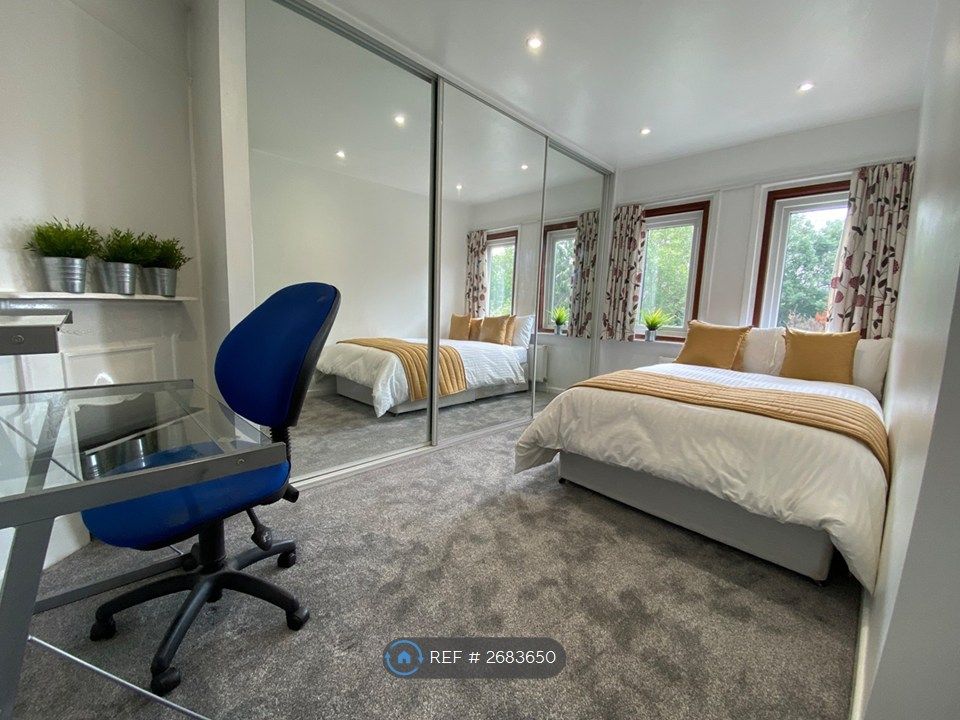 Property photo 2 of 15 Room 2