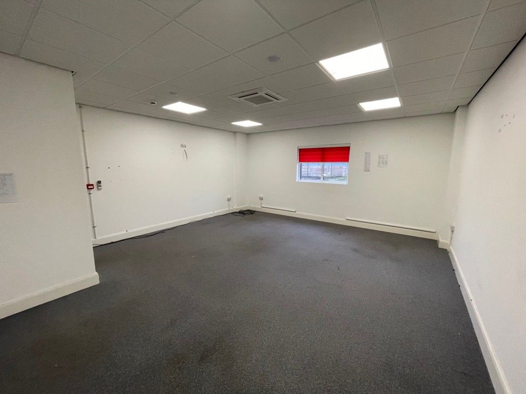 Property photo 3 of 9 Photo 14