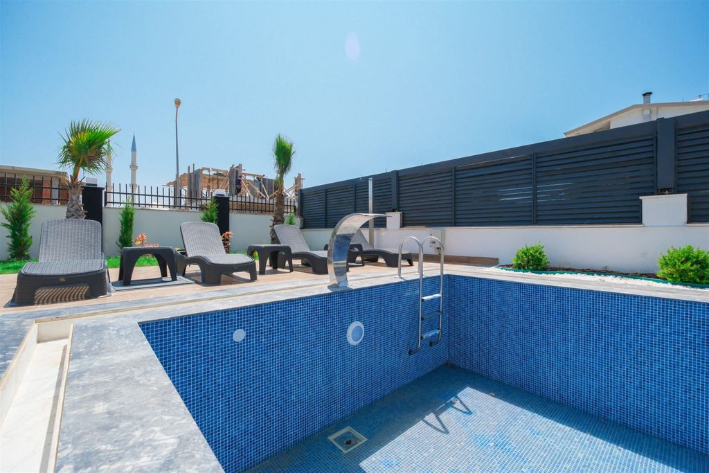 Property photo 3 of 24 Glamorous Villa For Sale In Belek With Luxury Private Facilities - Pool With A Seating And Lounging Area